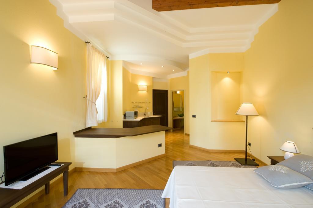 Piazza Azuni 18 Guest House Sassari Habitación foto